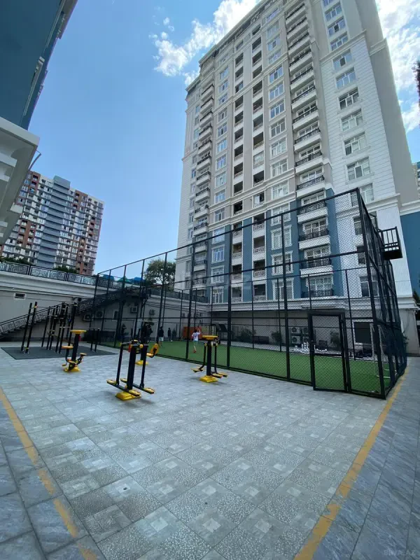 Satılır 3 otaqlı mənzil 130 m²