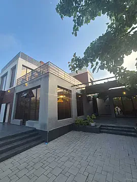 Satılır 6 otaqlı həyət evi 300 m² — Bakı, Novxanı 6 otaq 300.00 m²