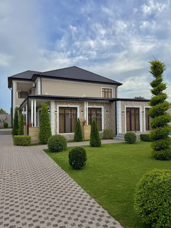 Satılır 7 otaqlı həyət evi 350 m²
