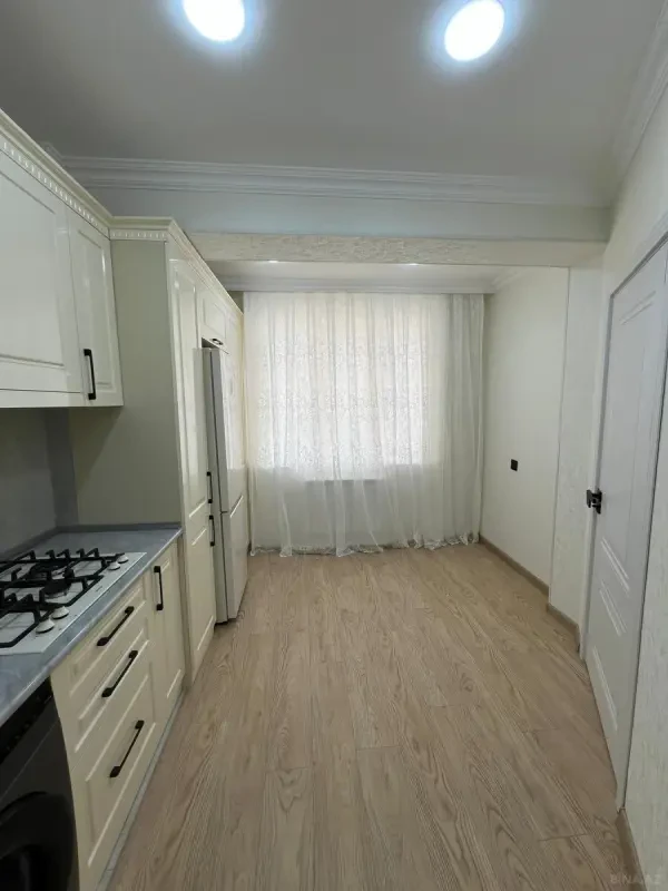 Kirayə verilir 2 otaqlı mənzil 75 m²
