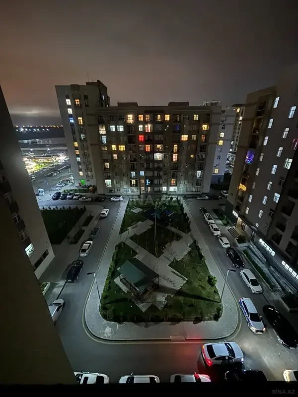 Satılır 4 otaqlı mənzil 112 m²