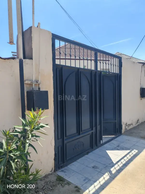 Satılır 3 otaqlı həyət evi 220 m²