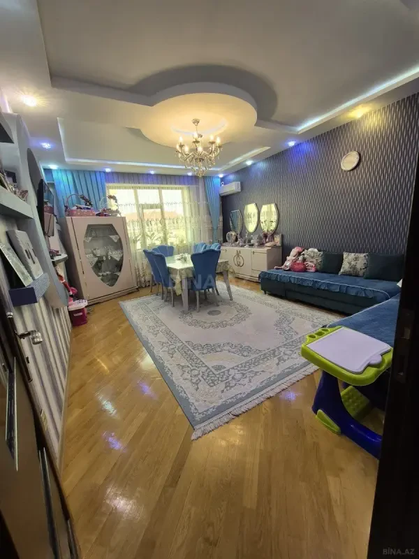 Satılır 2 otaqlı mənzil 82 m²