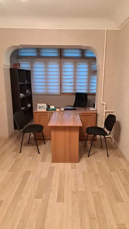 Kirayə verilir 3 otaqlı ofis 80 m²