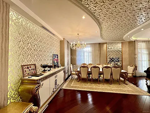 Satılır 4 otaqlı mənzil 210 m² — Bakı 4 otaq 210.00 m²