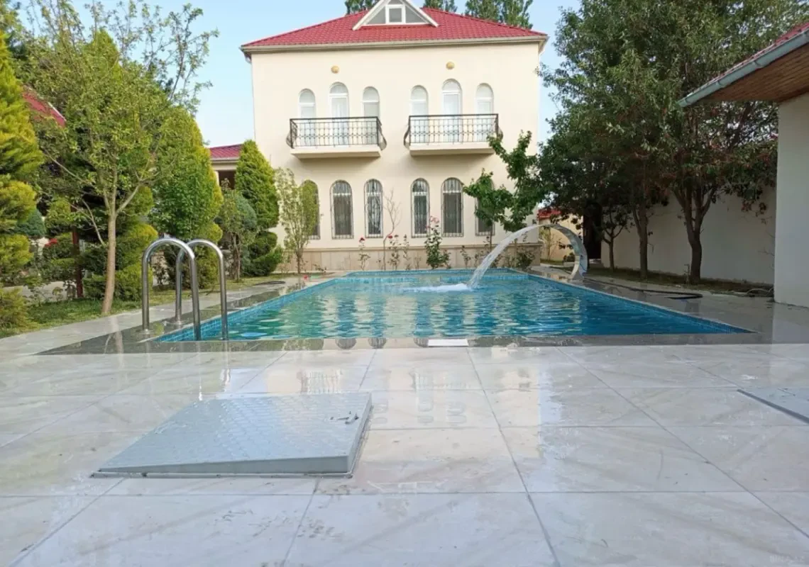 Kirayə verilir 5 otaqlı həyət evi 300 m²
