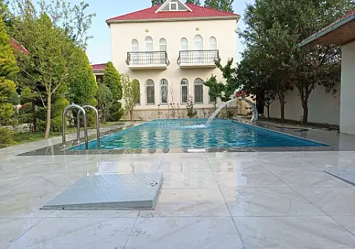 Kirayə verilir 5 otaqlı həyət evi 300 m² — Bakı 5 otaq 300.00 m²