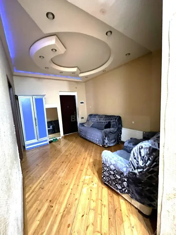 Kirayə verilir 2 otaqlı mənzil 110 m²