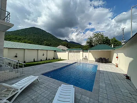 Kirayə verilir 6 otaqlı həyət evi 220 m² — Qəbələ 6 otaq 220.00 m²