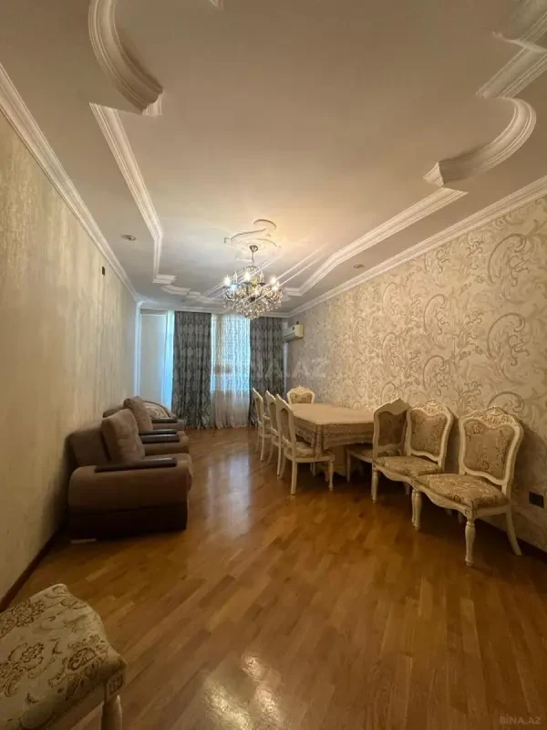 Satılır 3 otaqlı mənzil 160 m²