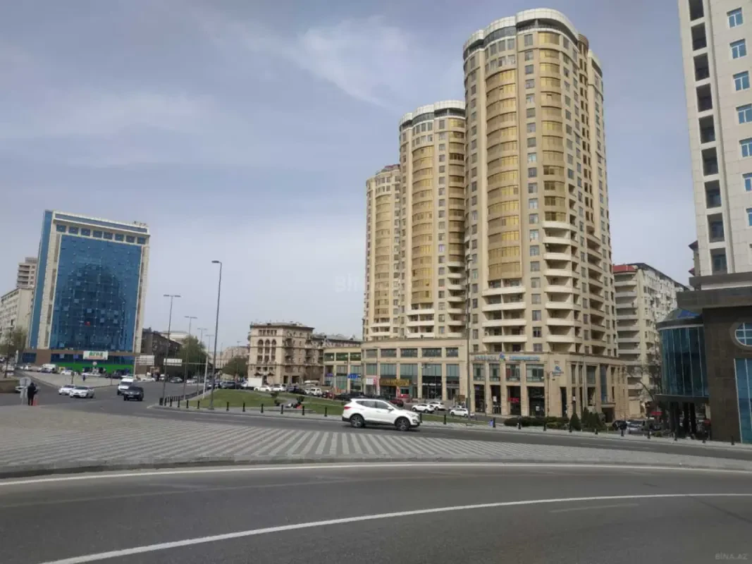 Satılır 3 otaqlı mənzil 110 m²