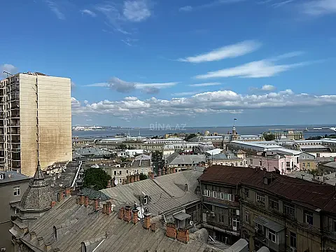Kirayə verilir 4 otaqlı mənzil 300 m² — Bakı 4 otaq 300.00 m²