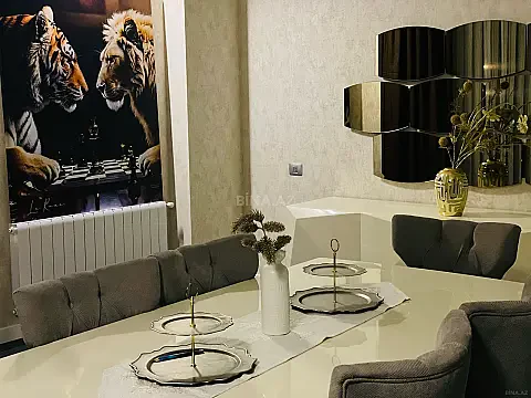 Kirayə verilir 3 otaqlı mənzil 150 m² — Bakı 3 otaq 150.00 m²