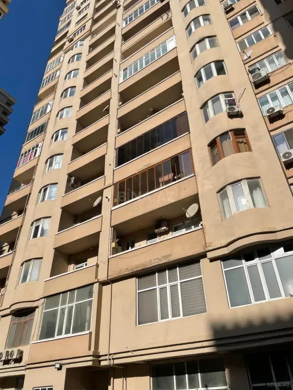 Satılır 2 otaqlı mənzil 92.2 m²