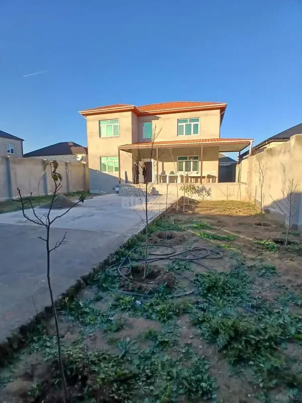 Satılır 6 otaqlı həyət evi 280 m²