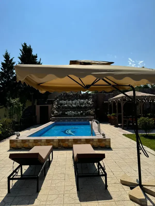 Kirayə verilir 5 otaqlı həyət evi 300 m²