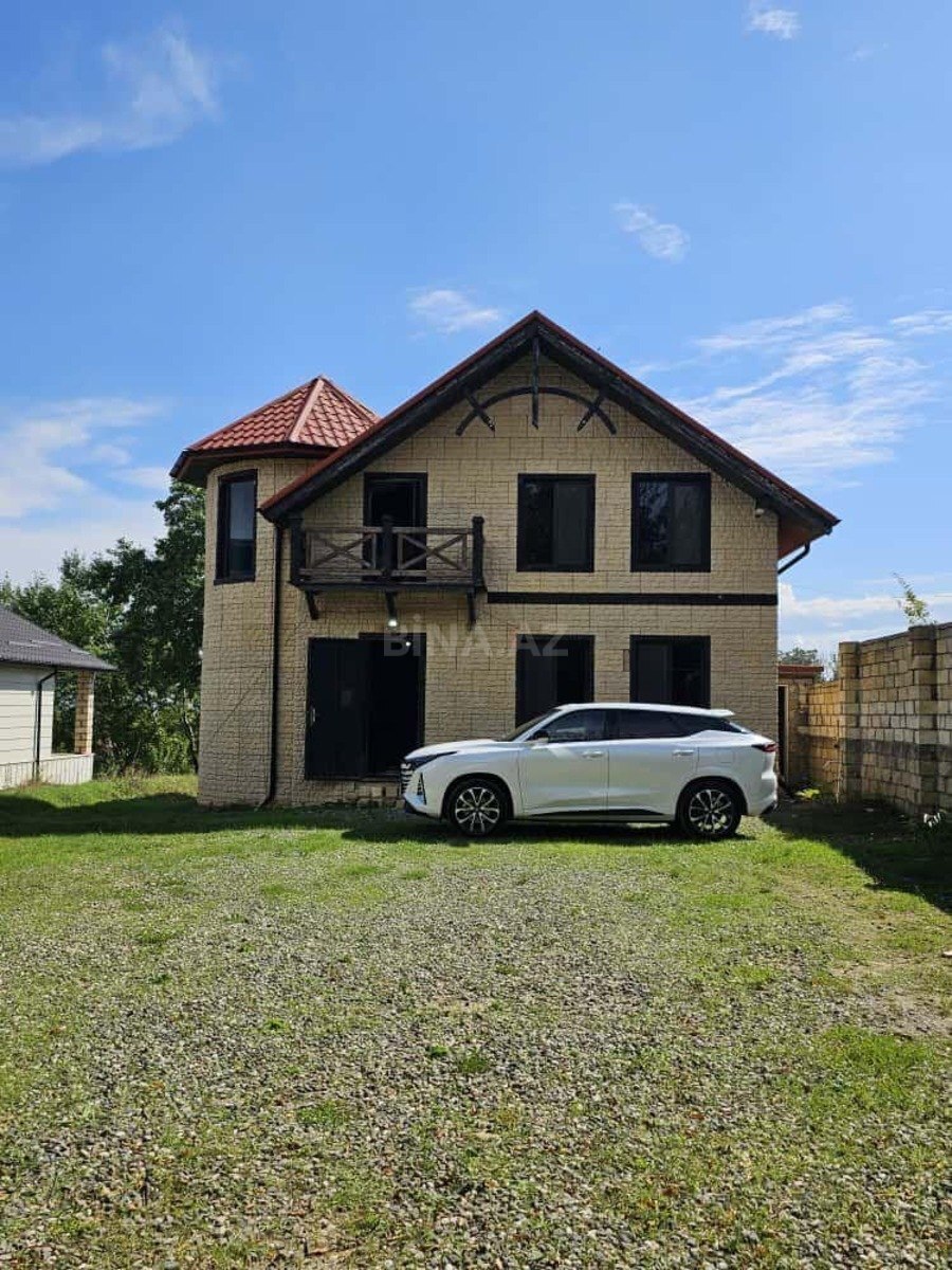 Satılır 4 otaqlı həyət evi 160 m²