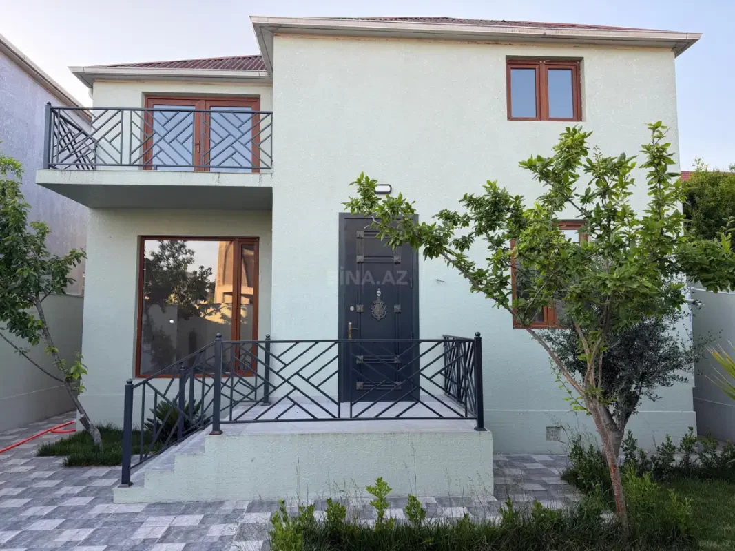 Satılır 5 otaqlı həyət evi 180 m²