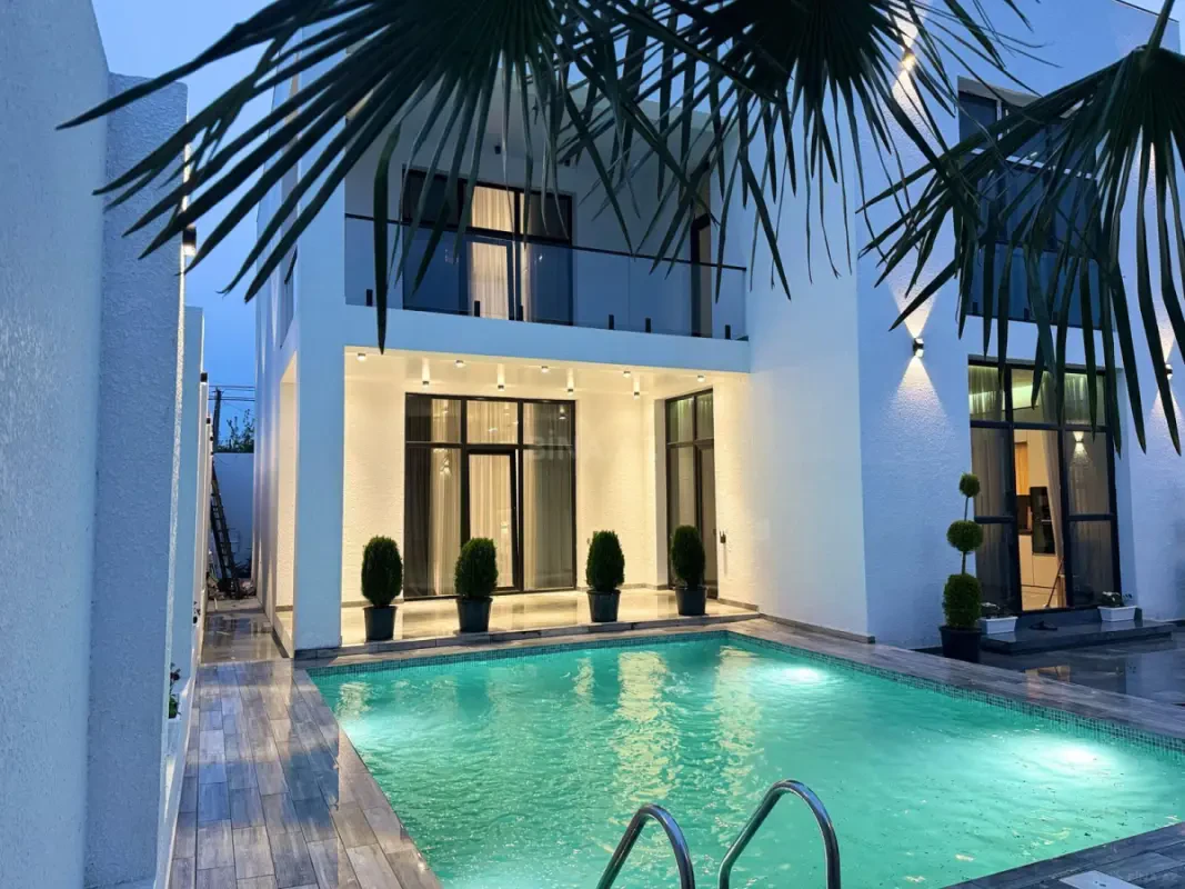 Kirayə verilir 4 otaqlı həyət evi 200 m²