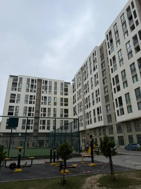 Satılır 4 otaqlı mənzil 146 m²