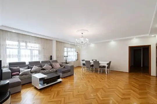 Satılır 5 otaqlı mənzil 130 m² — Bakı 5 otaq 130.00 m²