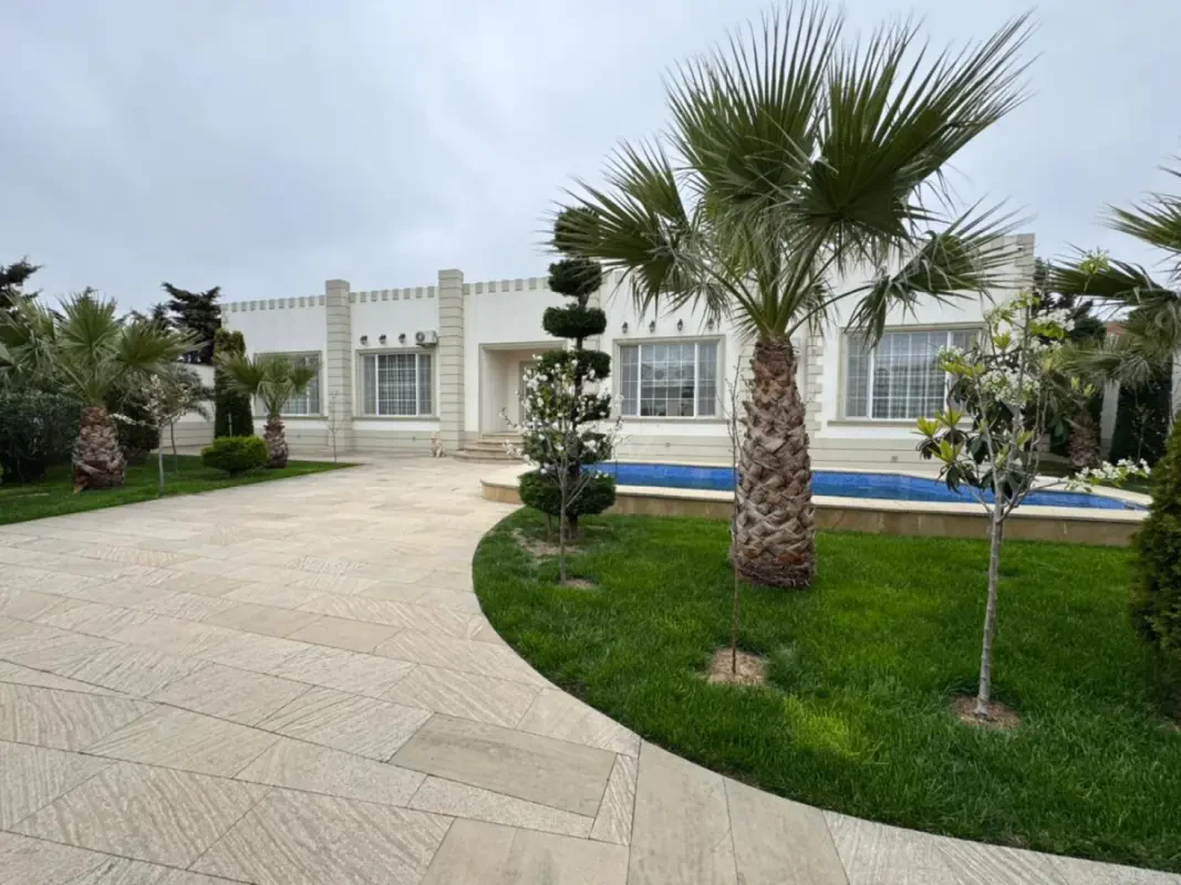 Satılır 6 otaqlı həyət evi 340 m²