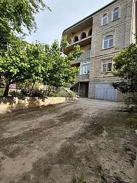 Satılır 9 otaqlı həyət evi 450 m² — Bakı 9 otaq 450.00 m²