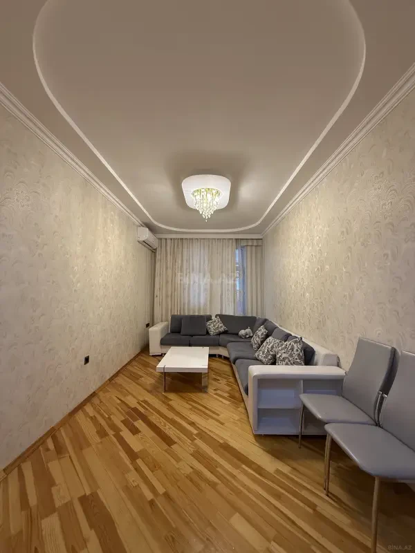 Kirayə verilir 2 otaqlı mənzil 76 m²