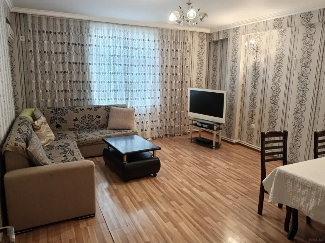 Kirayə verilir 2 otaqlı mənzil 80 m²