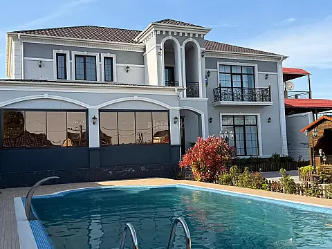 Kirayə verilir 5 otaqlı həyət evi 300 m² — Bakı, Novxanı 5 otaq 300.00 m²