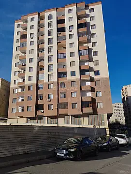 Satılır 3 otaqlı mənzil 135 m² — Bakı, İnşaatçılar 3 otaq 135.00 m²