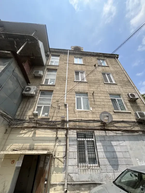 Satılır 2 otaqlı mənzil 58 m²
