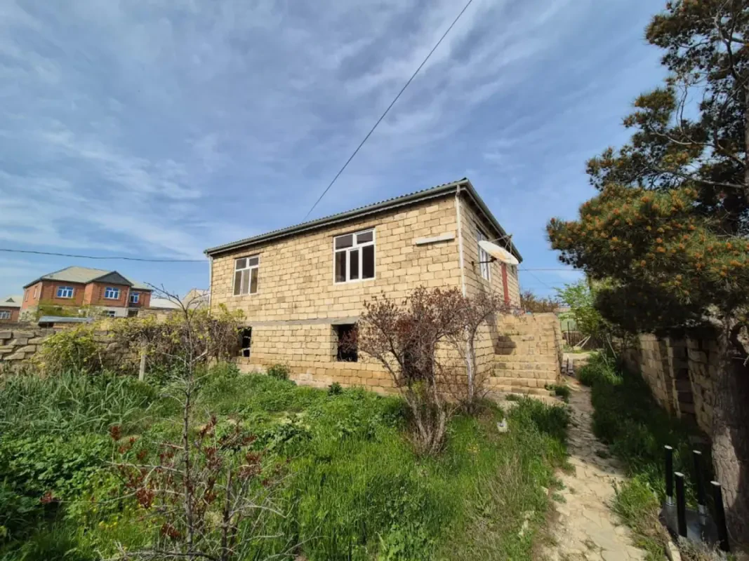 Satılır 3 otaqlı həyət evi 100 m²