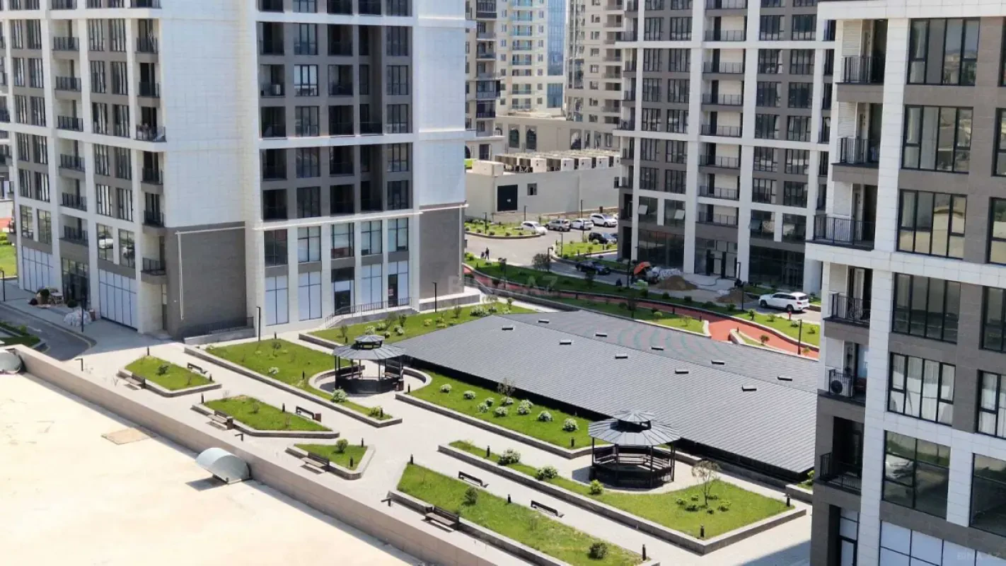 Satılır 4 otaqlı mənzil 174 m²