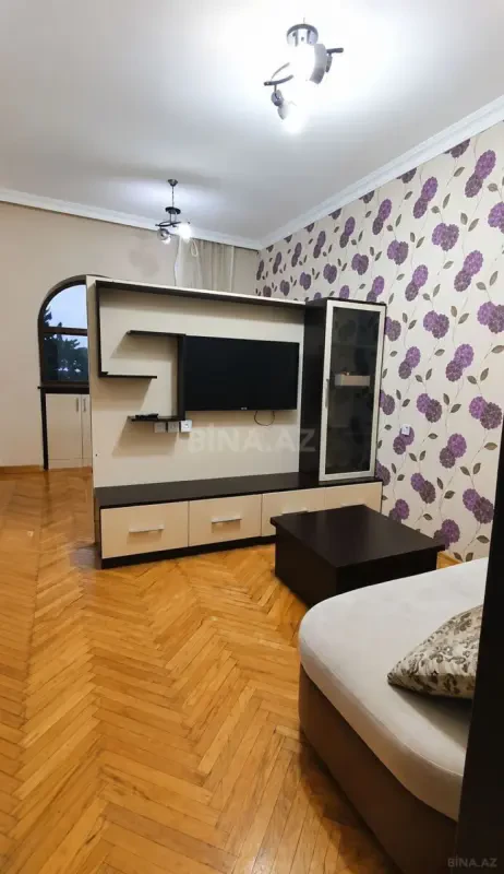 Kirayə verilir 1 otaqlı mənzil 60 m²