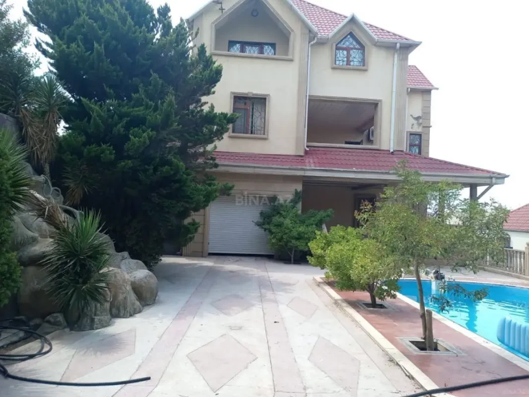 Kirayə verilir 6 otaqlı həyət evi 300 m²