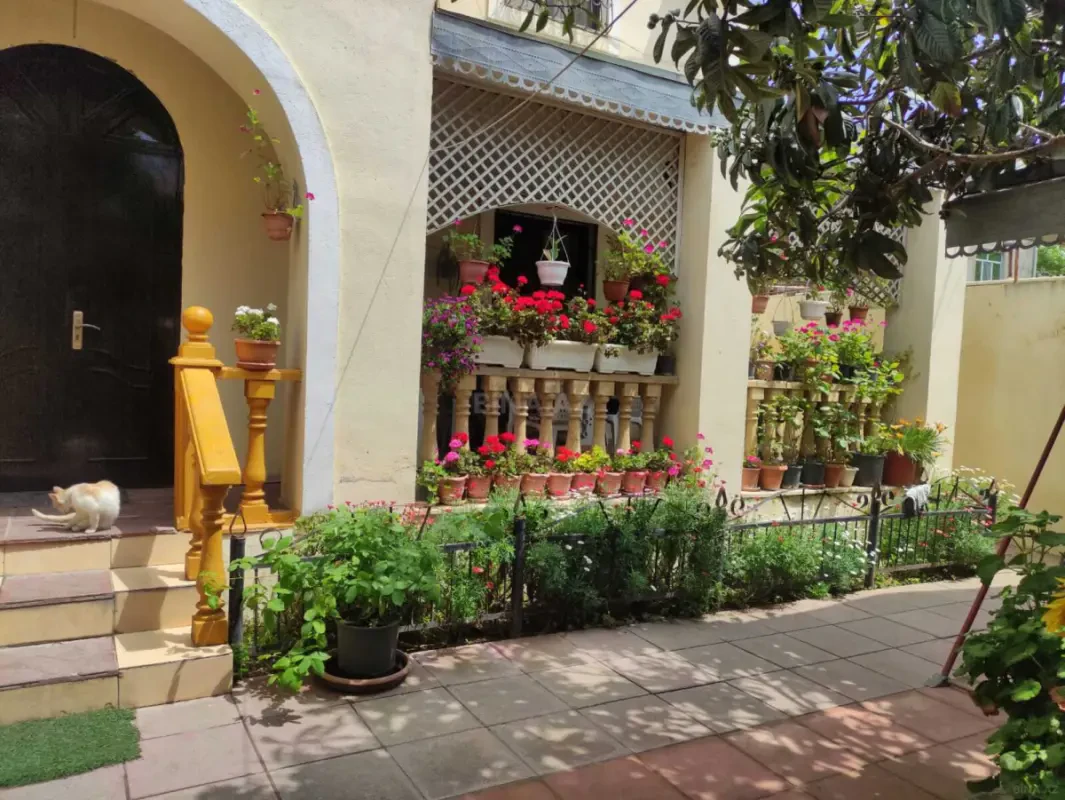 Satılır 7 otaqlı həyət evi 310 m²