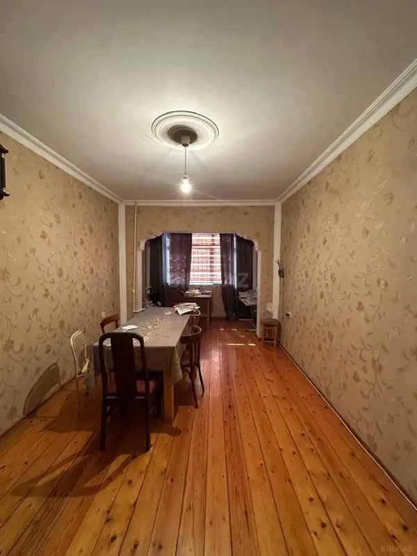 Satılır 4 otaqlı mənzil 105 m²
