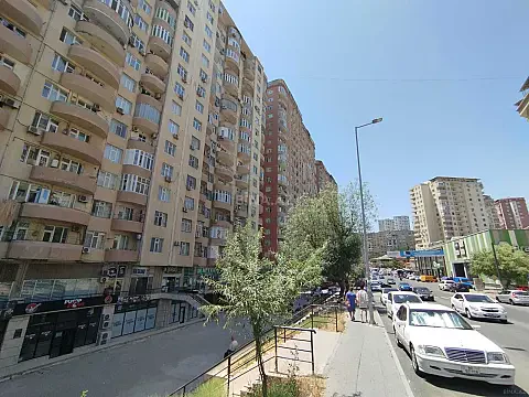 Satılır 3 otaqlı mənzil 65 m² — Bakı, İnşaatçılar 3 otaq 65.00 m²