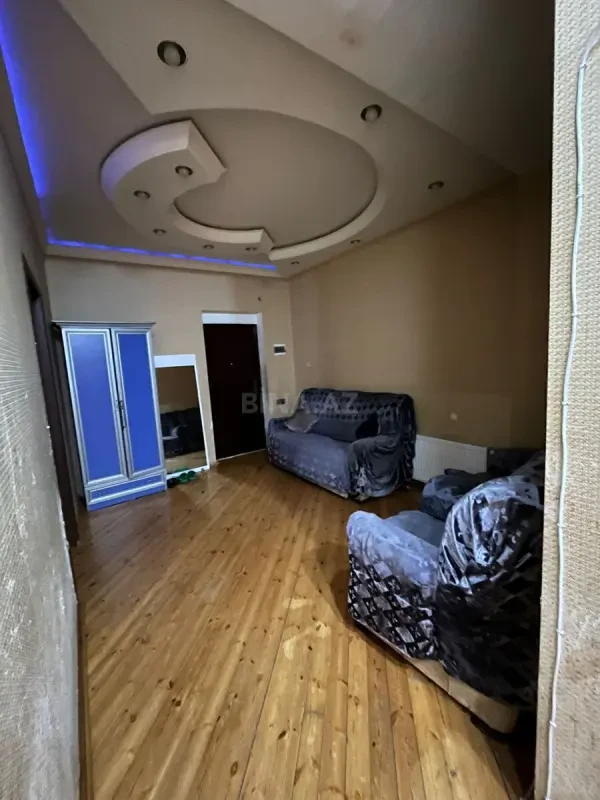Kirayə verilir 2 otaqlı mənzil 109 m²