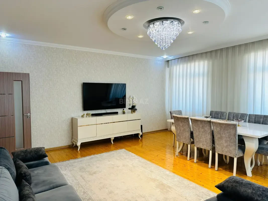 Satılır 3 otaqlı mənzil 147 m²