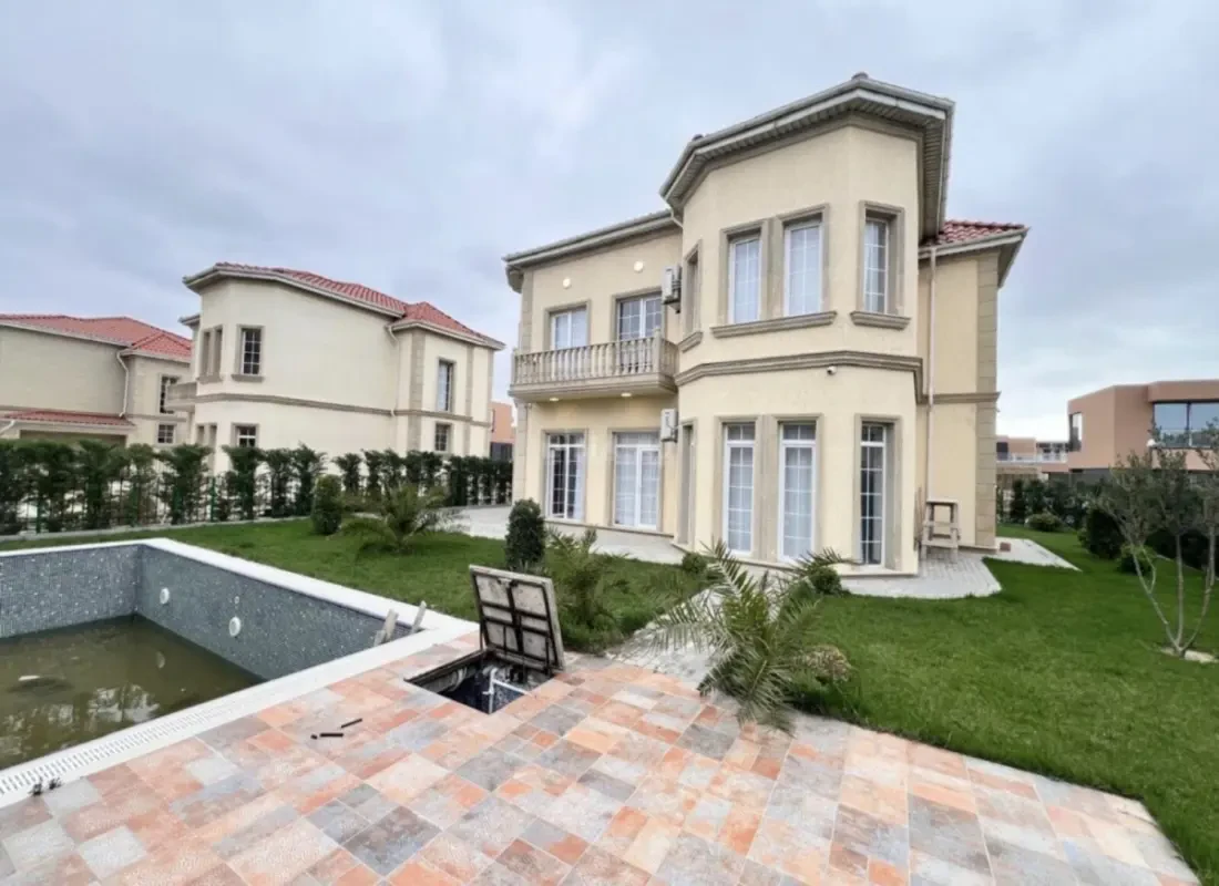 Satılır 5 otaqlı həyət evi 250 m²
