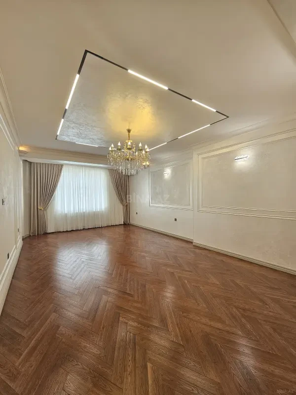Satılır 4 otaqlı mənzil 165 m²
