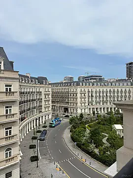 Kirayə verilir 4 otaqlı mənzil 145 m² — Bakı 4 otaq 145.00 m²