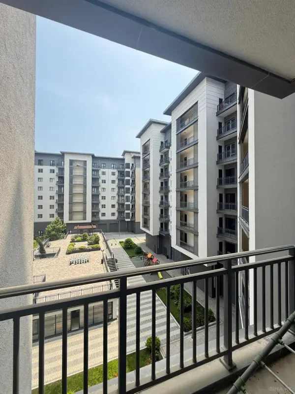 Satılır 3 otaqlı mənzil 121 m²