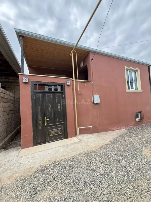 Satılır 5 otaqlı həyət evi 140 m²