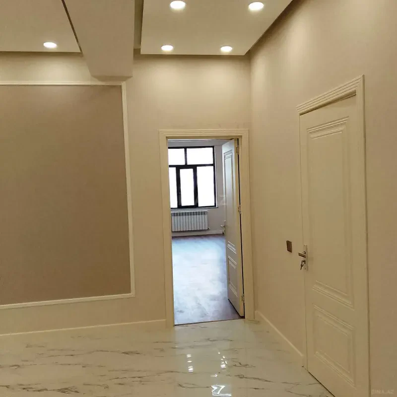 Satılır 3 otaqlı mənzil 101.8 m²