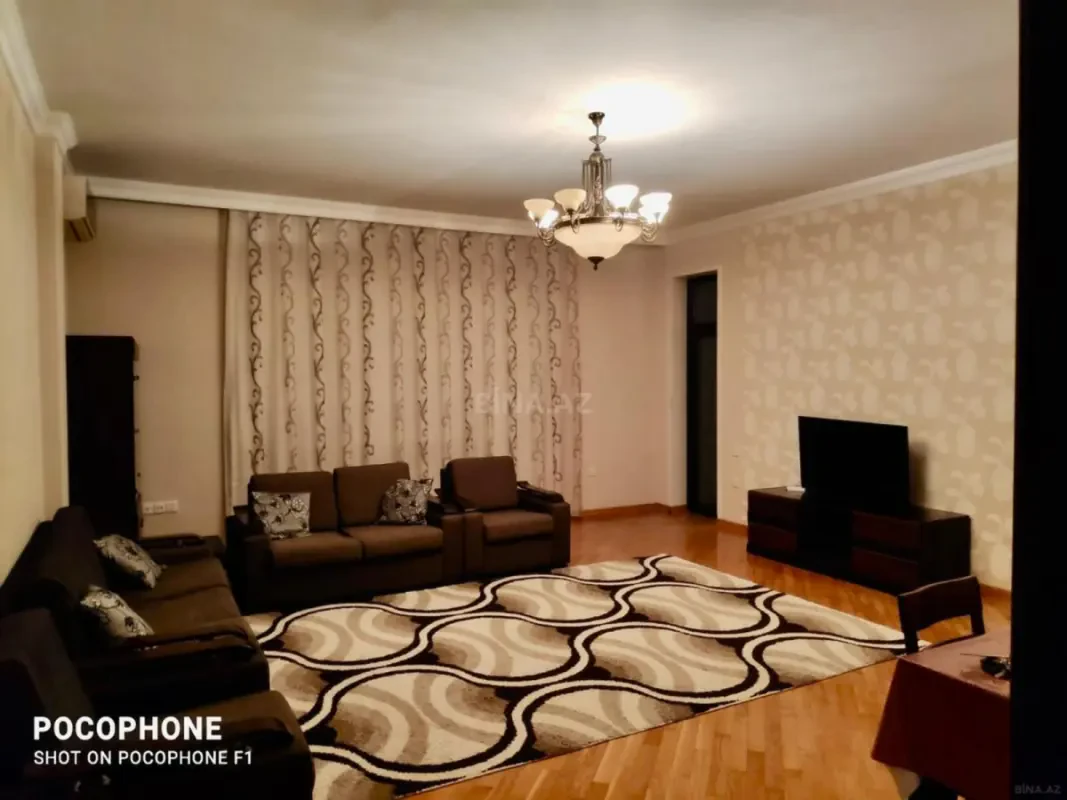 Kirayə verilir 3 otaqlı mənzil 150 m²