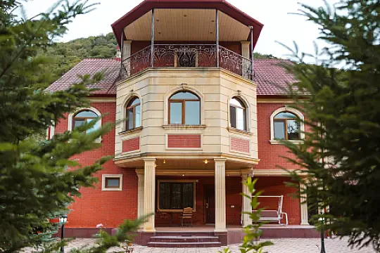 Kirayə verilir 6 otaqlı həyət evi 500 m² — Quba 6 otaq 500.00 m²