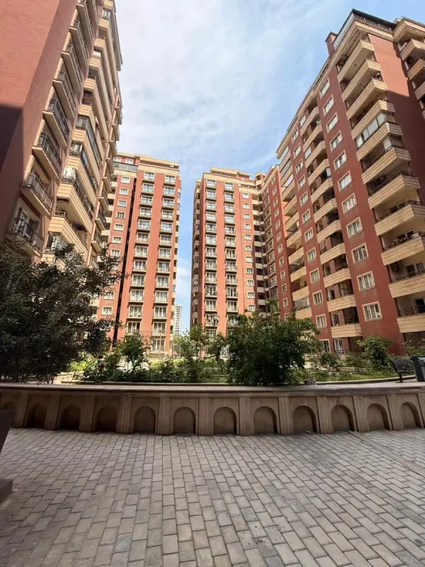 Satılır 2 otaqlı mənzil 85 m²